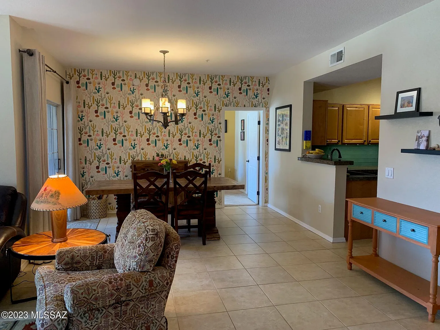 3 bed, 2.0 bath, 1268 sqft, $2,000 — Photo 4