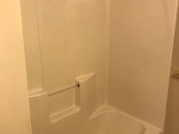 Bathtub in guest bathroom