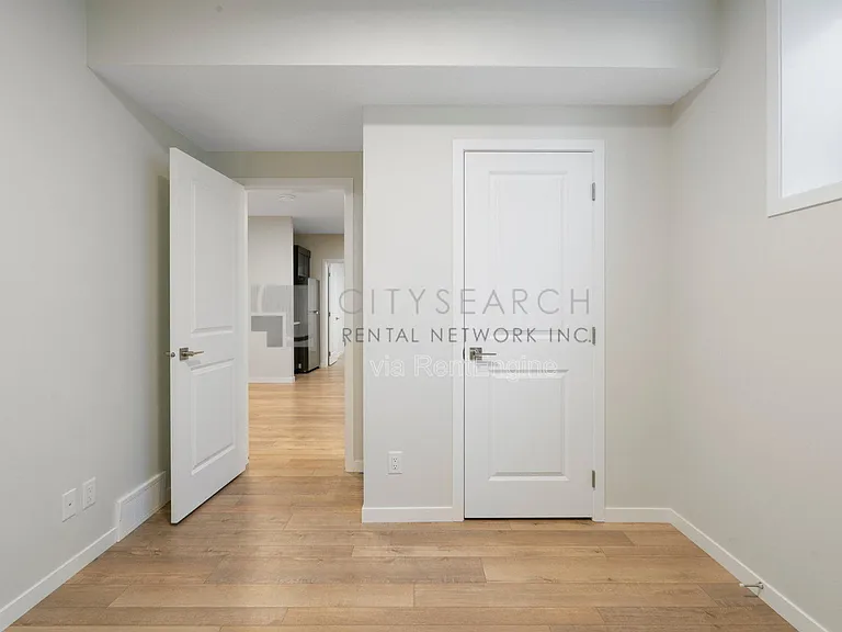 31 Royston Ter NW — Photo 17