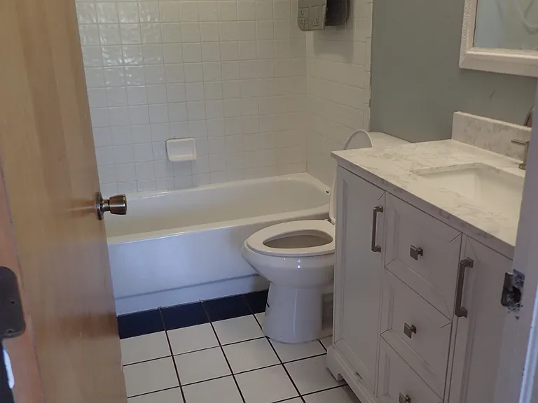 3RD FLOOR BATH