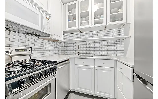 Sold by Douglas Elliman | media 4