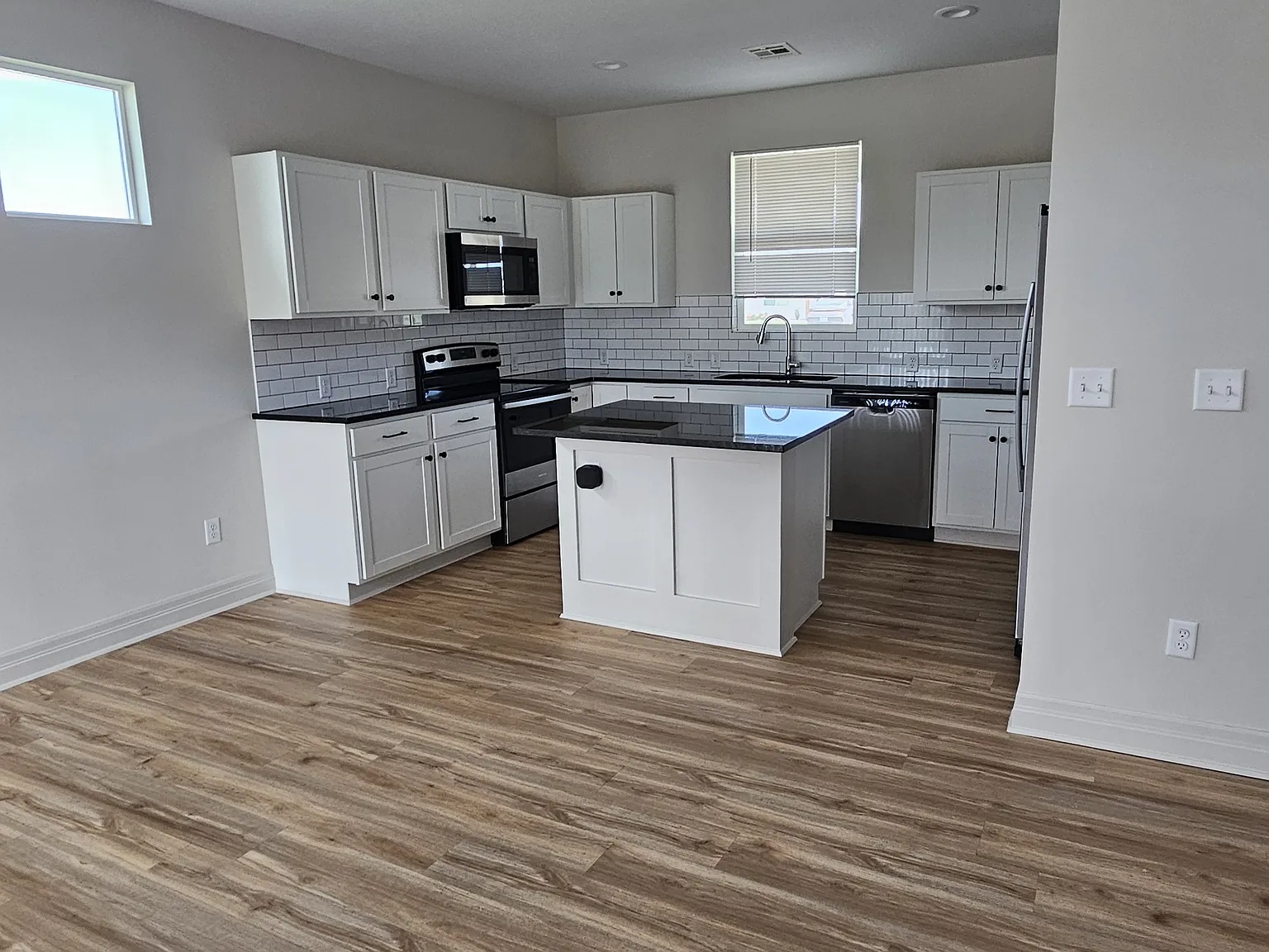 1812 East Village Estates Drive - 1 — Photo 3