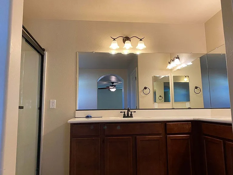 957 S Wallrade Ln — Photo 3