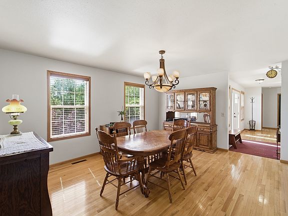 5th image of 2614 Forest Dr