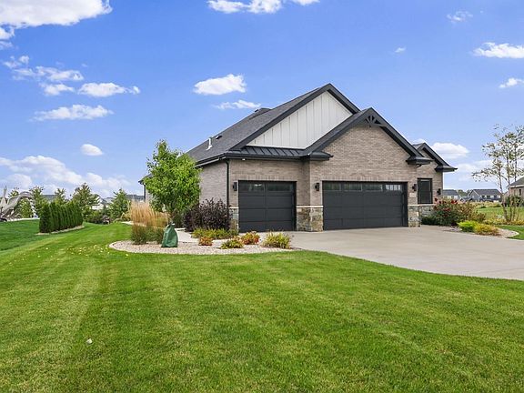 3rd image of 10300 Silver Maple Dr