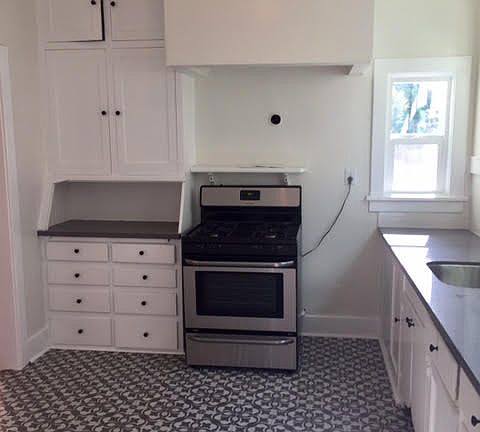 4th image of 723 N Manhattan Pl #1