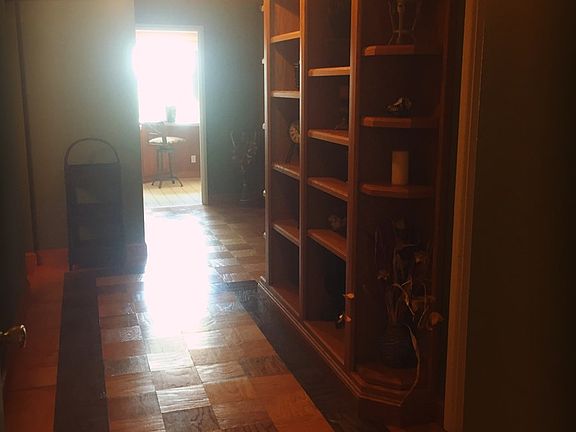 4th image of 4466 W Pine Blvd APT 9B