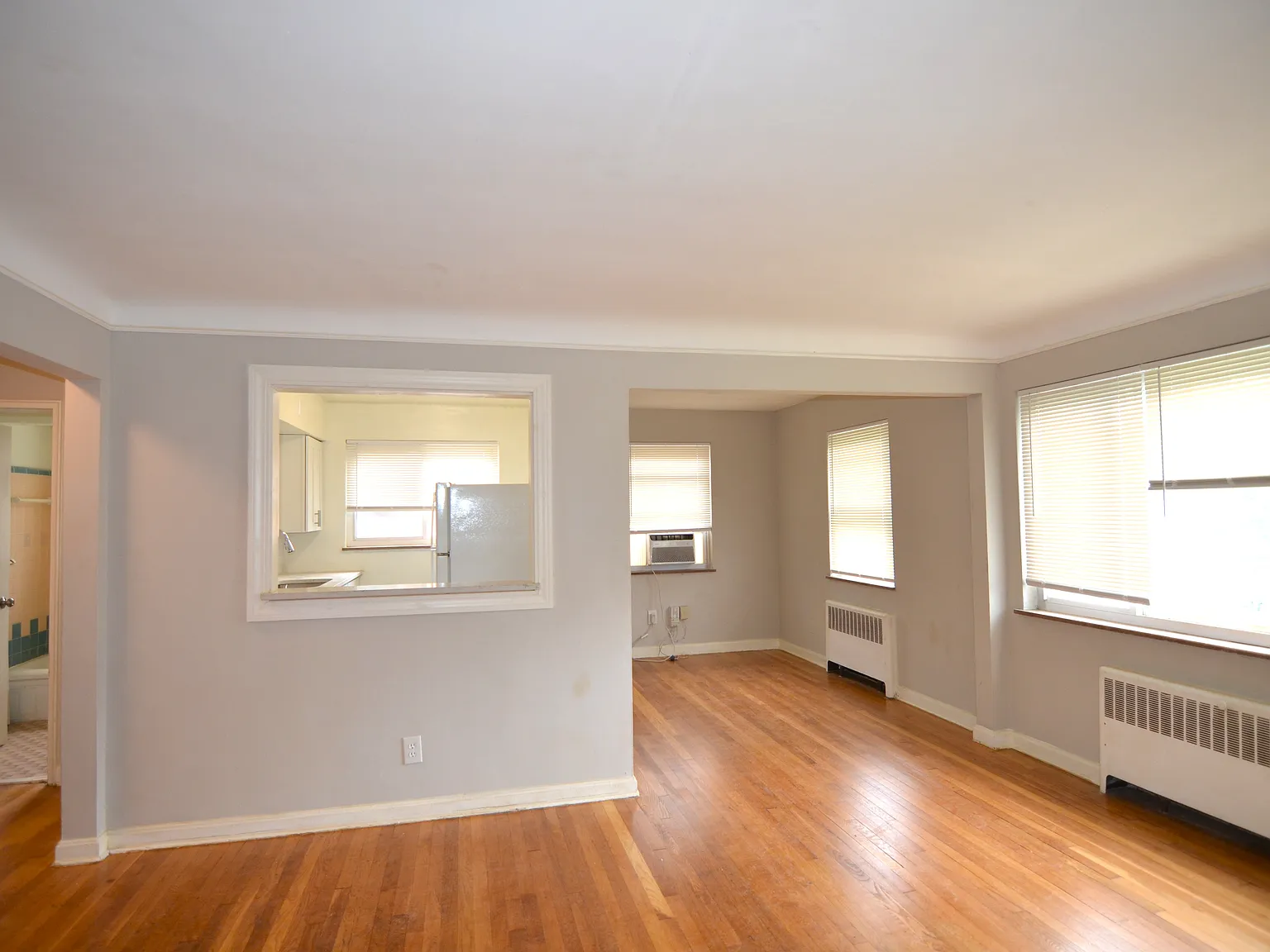 2 bed, 800 sqft, $1,295 — Photo 2