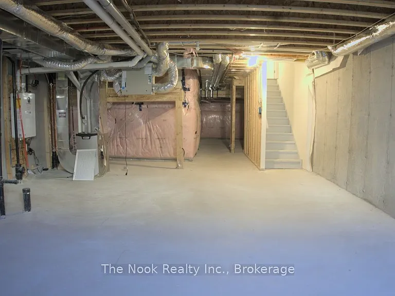 26 Louise Cres — Photo 19