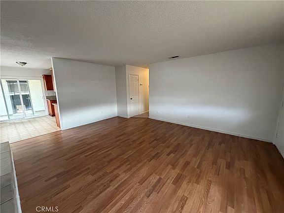 5th image of 1005 Ohio St