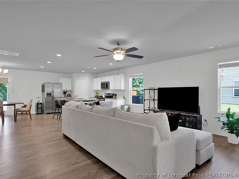 156 Chinook Ln — Photo 5
