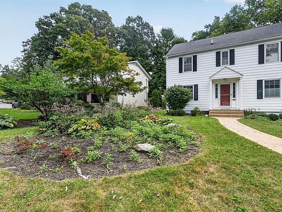 3rd image of 1220 Ravinia Rd