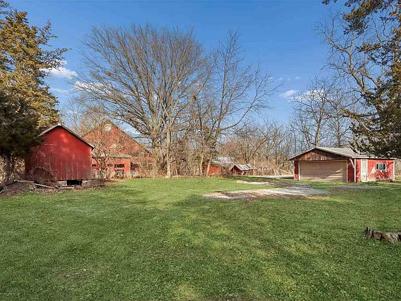 4th image of 2646 Sugar Bottom Rd NE