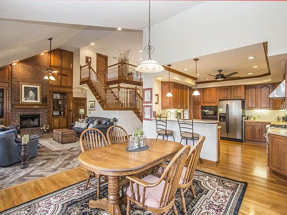 3rd image of 7201 Hawksbeard Dr