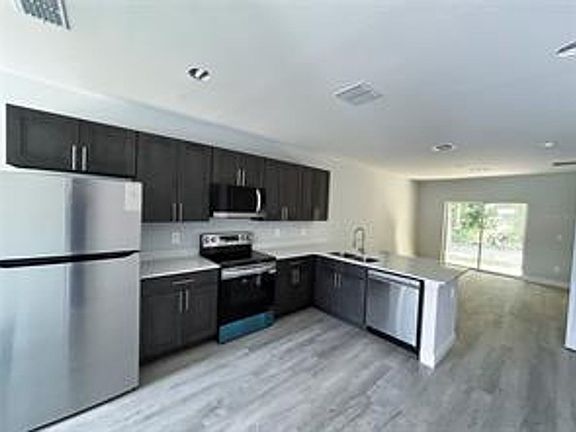 3rd image of 985-987 NW 57th Ct #985