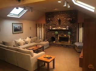 47 Stephen Dr, Plainview, NY 11803