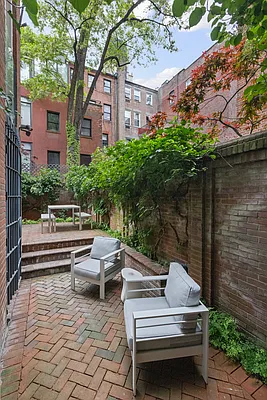 Sold by Compass | media 39