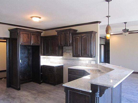 4th image of 17 Blue Meadow Dr