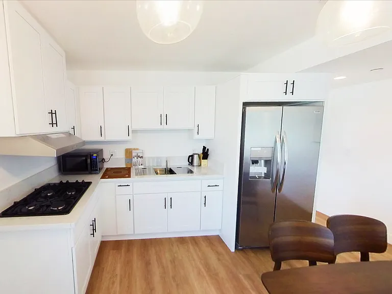 1436 W 36th Pl — Photo 20