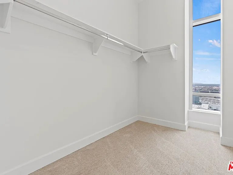 900 W Olympic Blvd #28B — Photo 26