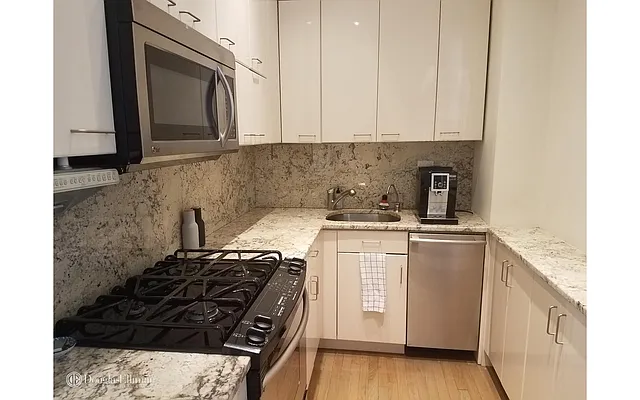 Rented by Douglas Elliman | media 14