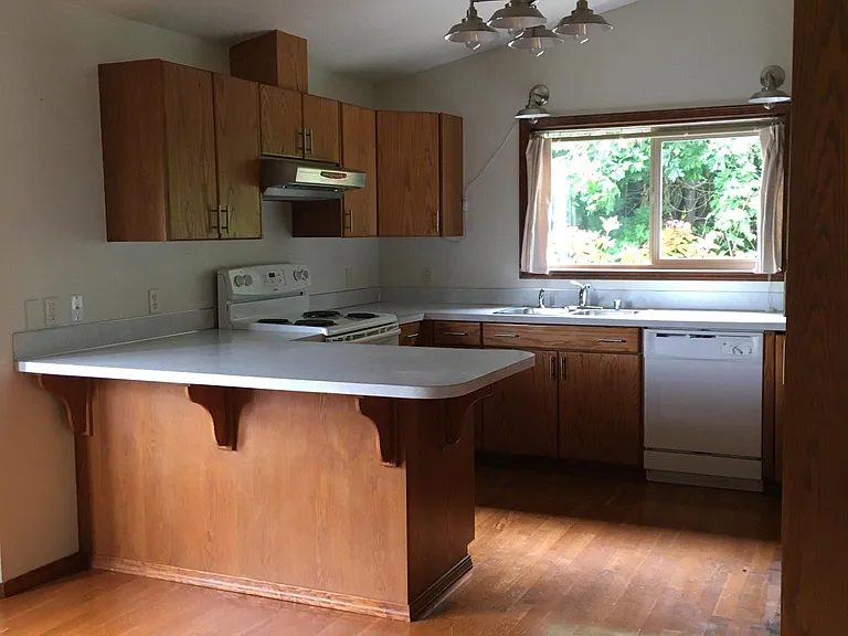 Kitchen with vaulted ceiling