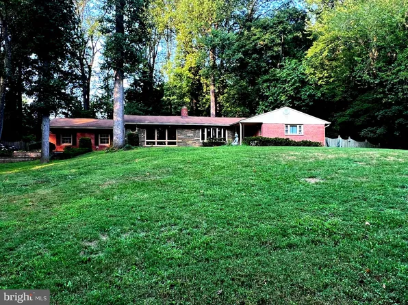 8553 Pineway Dr, Laurel, MD 20723