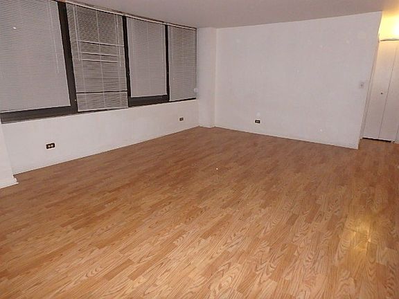 2nd image of 6701 S Crandon Ave APT 12C