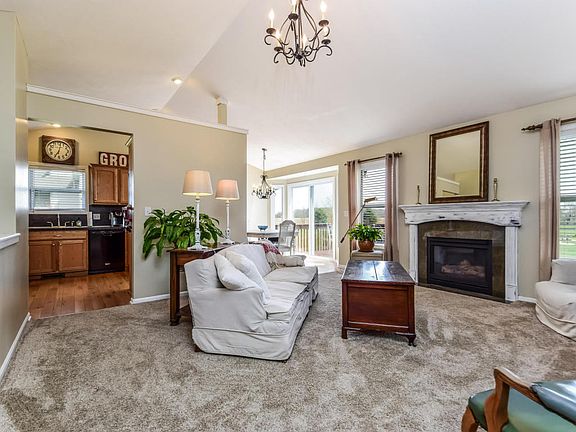 5th image of 378 Creekside Dr