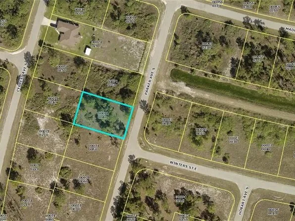 618 Parker Ave S, Lehigh Acres, FL 33974