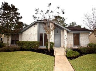 2819 S Blue Meadow Cir, Sugar Land, TX 77479