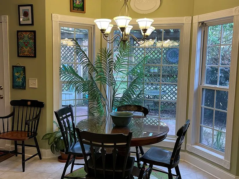 655 Belmonte Dr — Photo 4