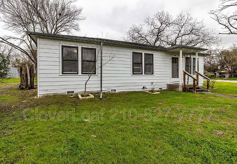 295 N Peach Ave — Photo 26