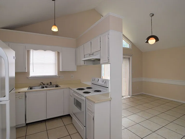 4154 Arlington Rd — Photo 9