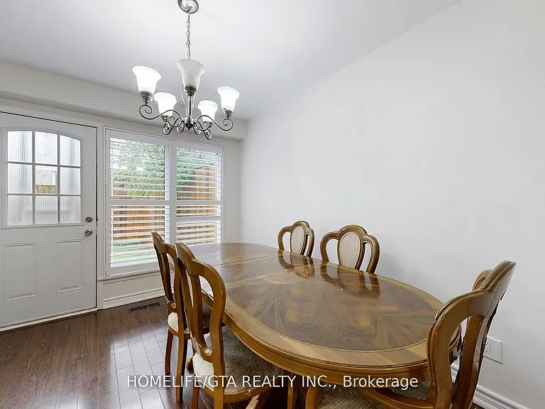 8 Whiteleas Ave — Photo 11