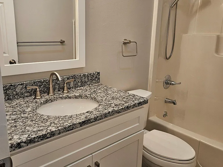 439 S Clay Ave #5 — Photo 11