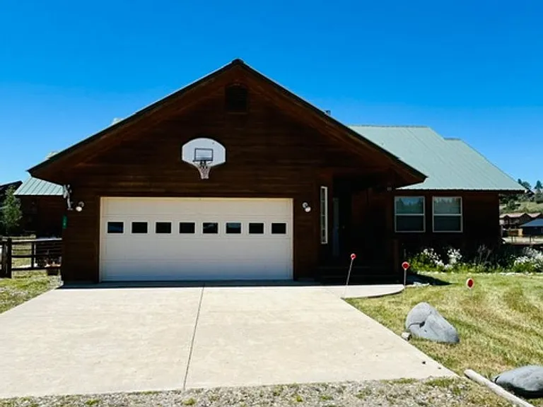 40 Saturn Dr — Photo 1