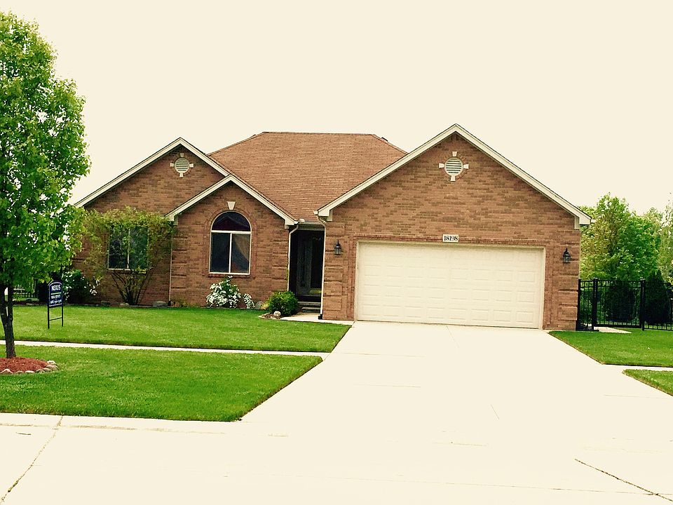 1st image of 18198 Country Club Dr