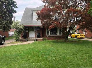 2062-64 Vernier Ct, Grosse Pointe, MI 48236