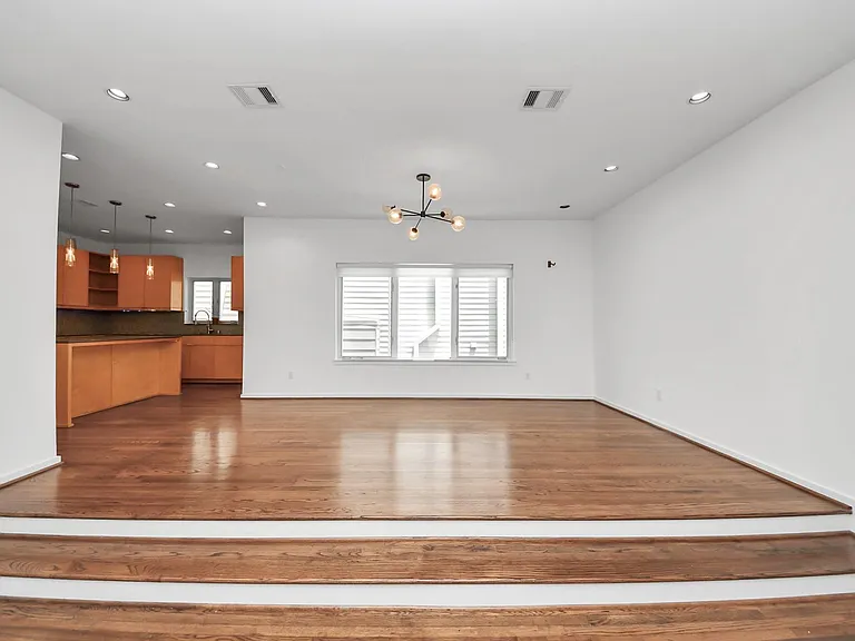 1823 Southmore Blvd — Photo 15