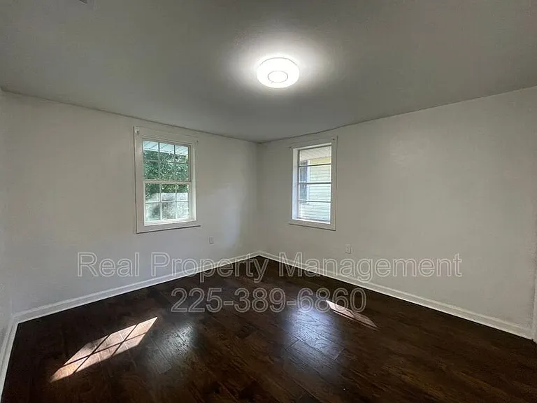 9642 Lewis St — Photo 10