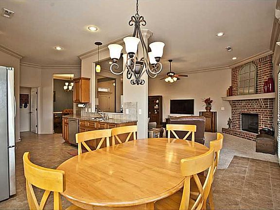 3rd image of 1509 Kelley Dr