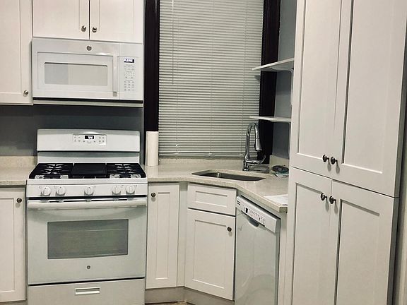 5th image of 3006 W Fullerton Ave #2