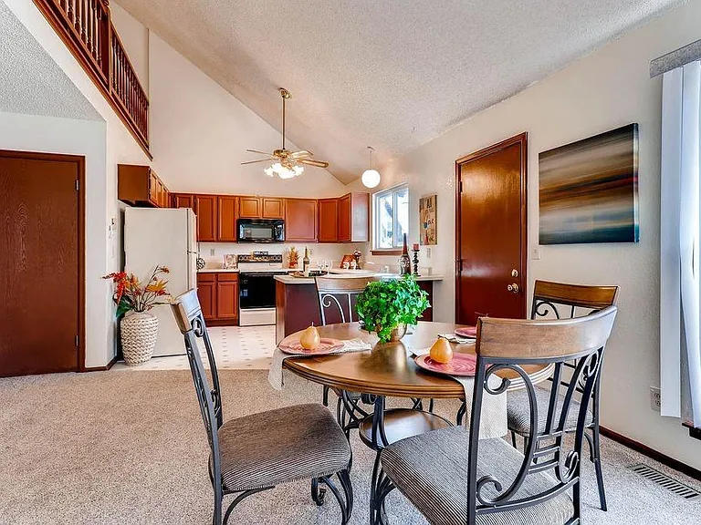12667 Green Cir — Photo 3