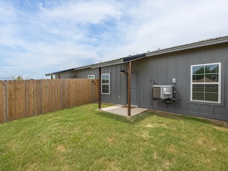 Lindale Landing North/South — Photo 10