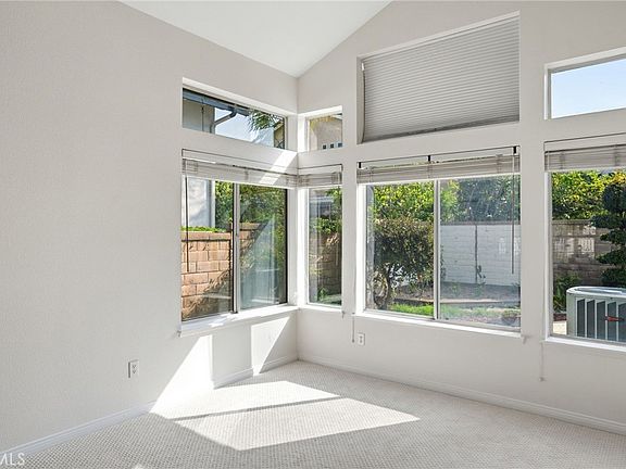 5th image of 9916 Fonte Rd