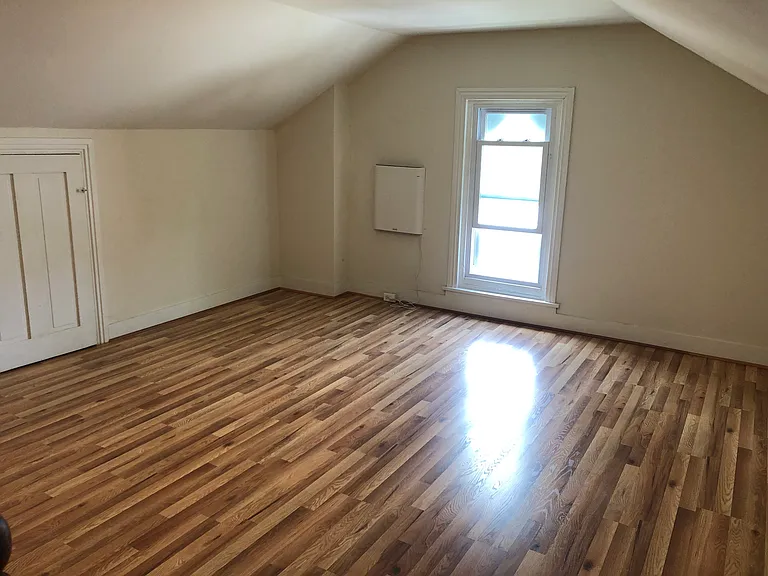 247 Green Ln — Photo 9