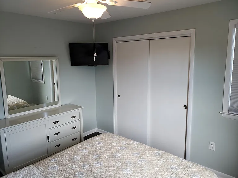 1250 Bay Ave #2 — Photo 12