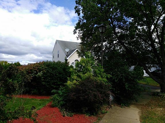 4th image of 144 Woodside Dr