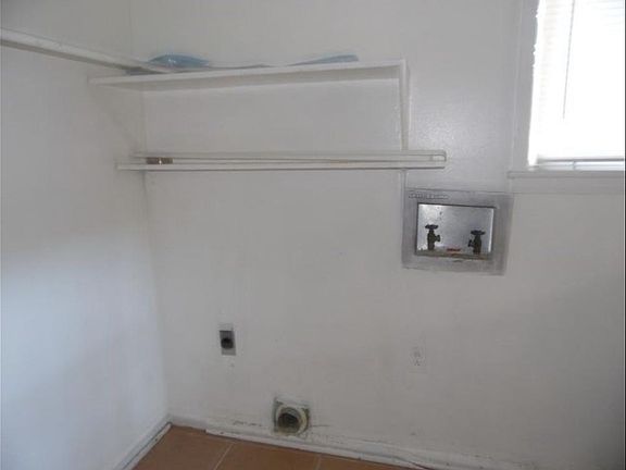 4th image of 815 Central Ave